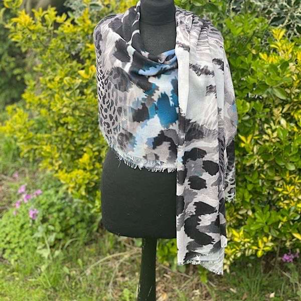 mixed animal zelly blue scarf