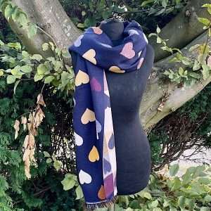 luxury navy ribbed large heart scarf