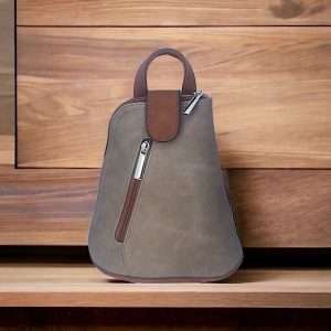 Camelmini backpack on wood