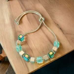green cubes friendship bracelet