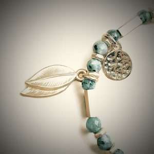 double leaf pendant close up
