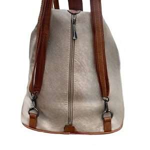 shoulder straps on bag