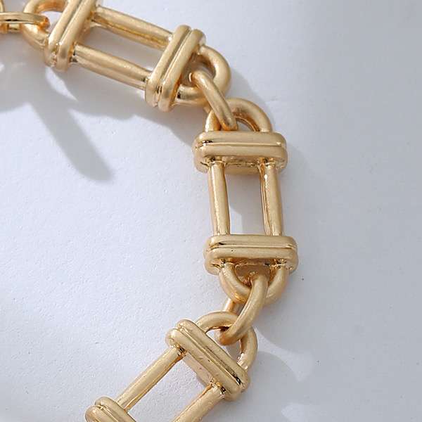 chain close uo