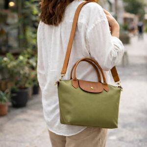 tote in lifestyle photo